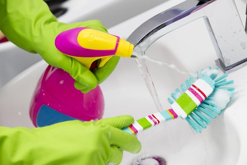 Specialist carpet cleaning process for removing deep soil and refreshing fibres